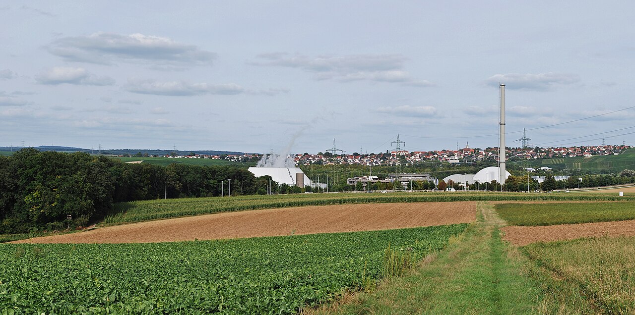 Elektrownia jądrowa Neckarwestheim z chłodniami kominowymi