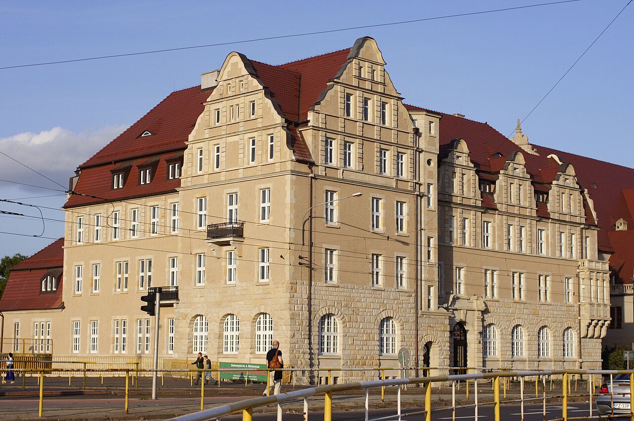 Budynek Uniwersytetu im. Adama Mickiewicza w Poznaniu